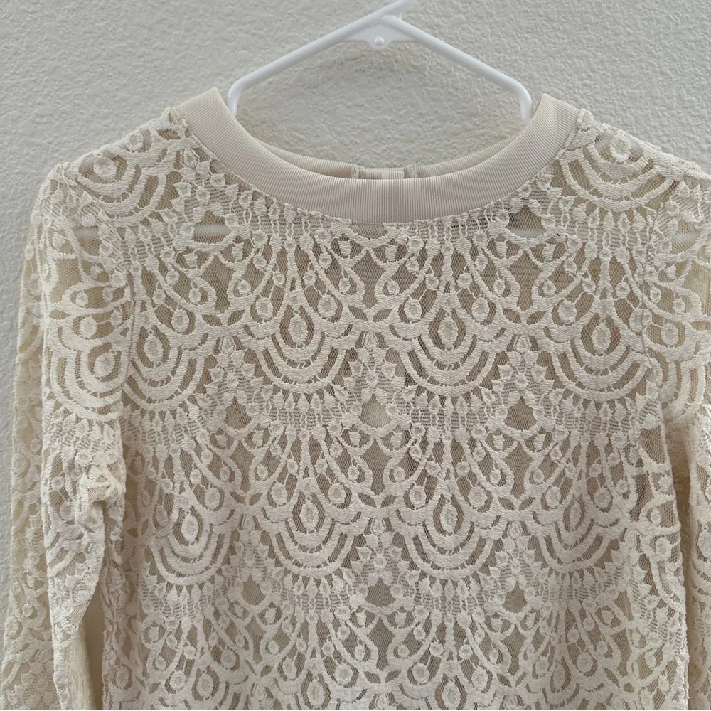 Banana Republic Scallop Lace Delicate Dainty Button Back Long Sleeve Blouse Sz M